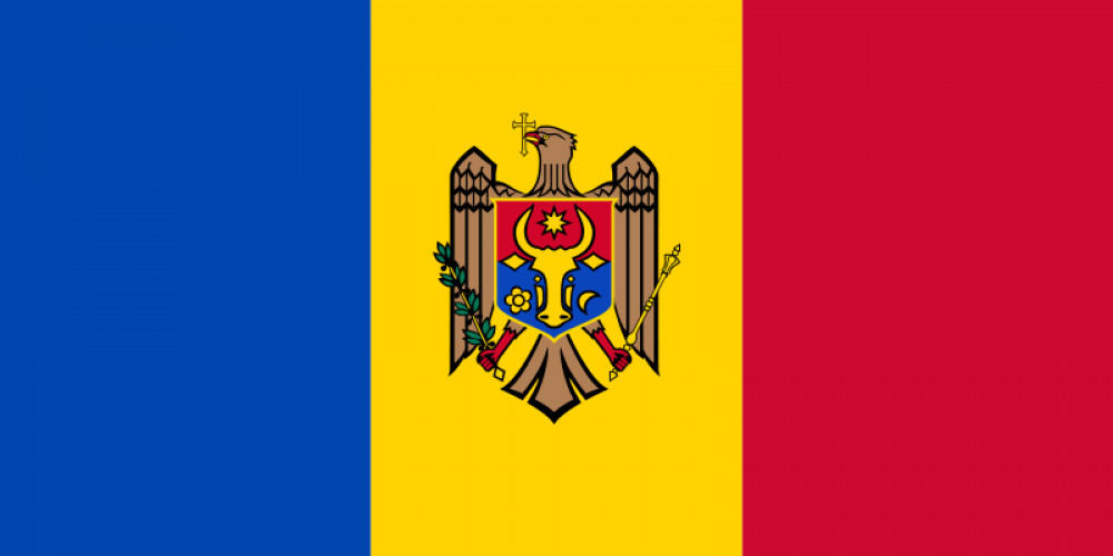 Flagge von Moldavien im Format 90 cm x 150 cm aus Polyester.